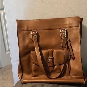 Elegant Tan Leather Tote Bag